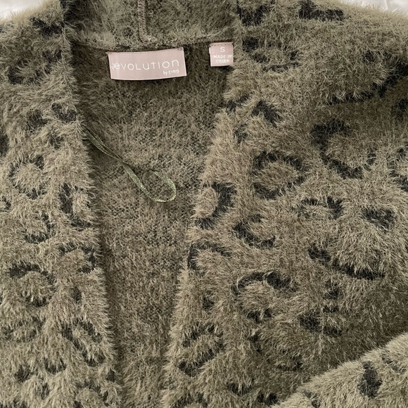 Evolution by Cyrus Cheetah green/black sweater cardigan Small - Picture 3 of 4